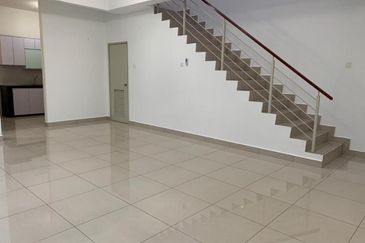 Maple Red, Adda Heights