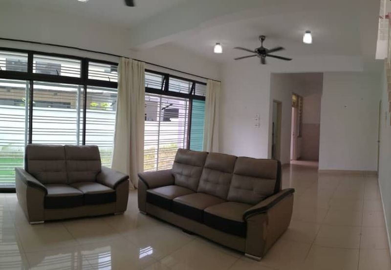 Maple Red, Adda Heights