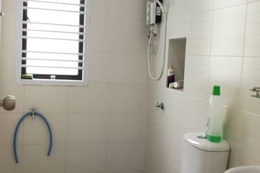 Maple Red, Adda Heights