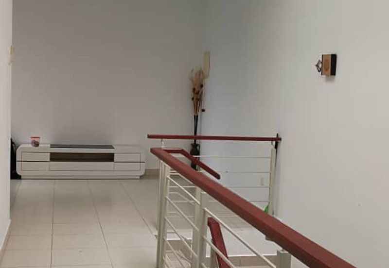 Maple Red, Adda Heights