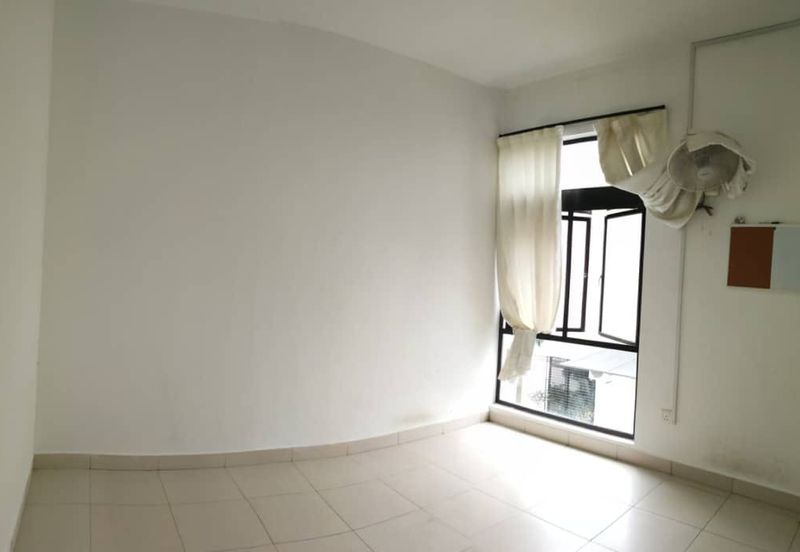 Maple Red, Adda Heights