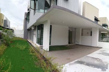 Maple Red, Adda Heights