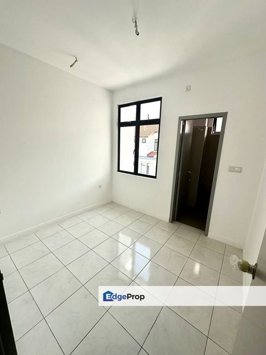 Double Storey Terrace House at Bandar Dato Onn For Sale, Johor, Johor Bahru