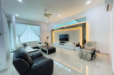 3 Storey Bungalow at Desa Tebrau For Sale/Rent