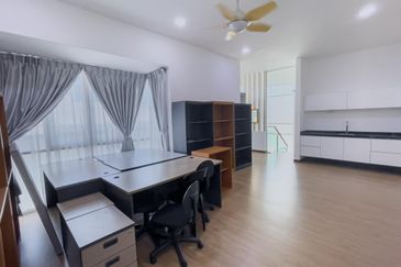 3 Storey Bungalow at Desa Tebrau For Sale/Rent