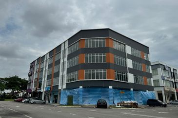 Crest @ Austin Emerald 1