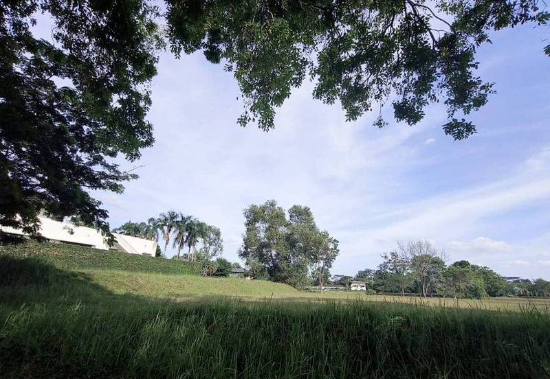 Leisure Farm Bungalow Land For Sale