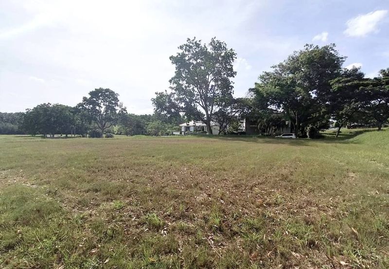 Leisure Farm Bungalow Land For Sale