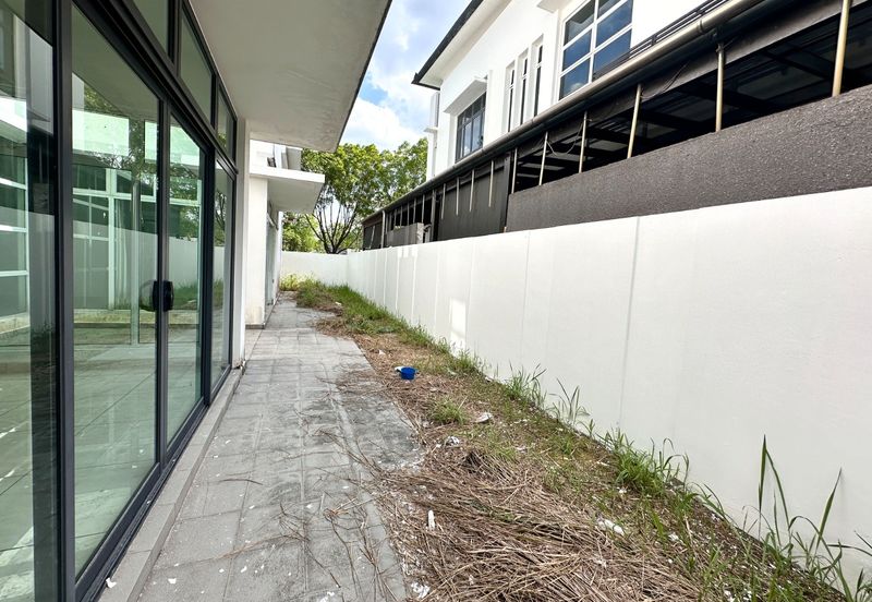 Double Storey Semi Detached Fenix Villa Setia Tropika For Sale