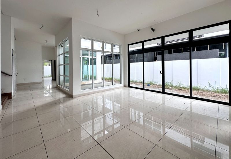 Double Storey Semi Detached Fenix Villa Setia Tropika For Sale