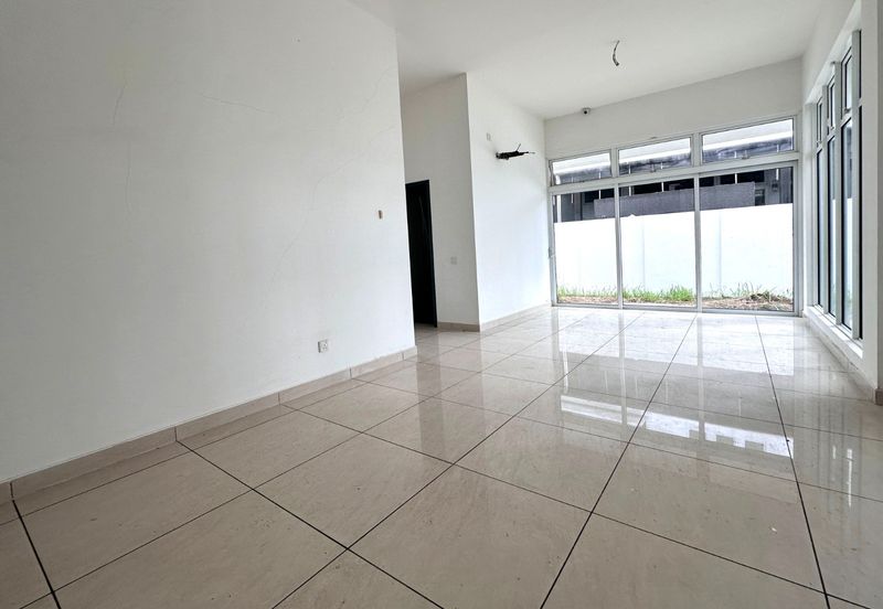Double Storey Semi Detached Fenix Villa Setia Tropika For Sale