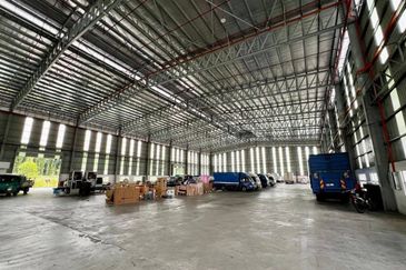 Detached Factory Gelang Patah For Sale