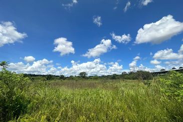 Industrial Land in Jalan Seelong Jaya 8 For Sale