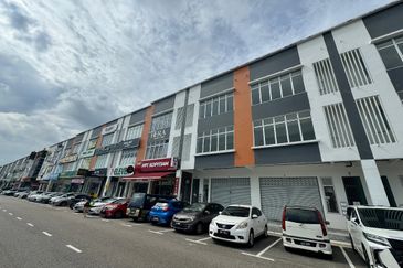 Crest @ Austin Emerald 1