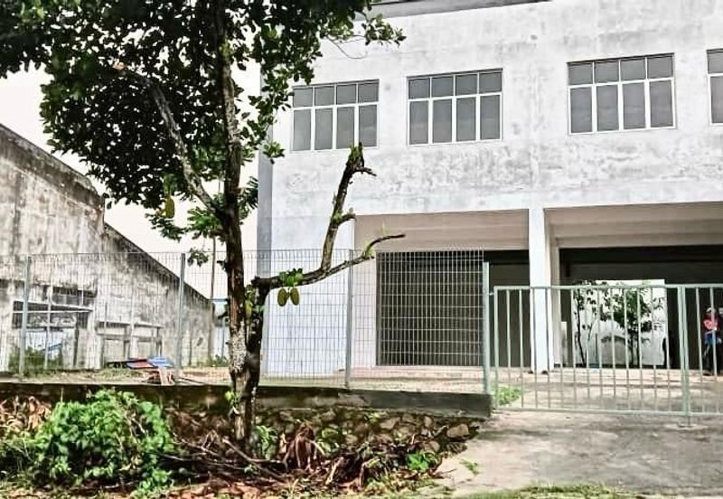 1.5 Storey Semi D Factory in Taman Perindustrian Wawasan, Kluang For Rent