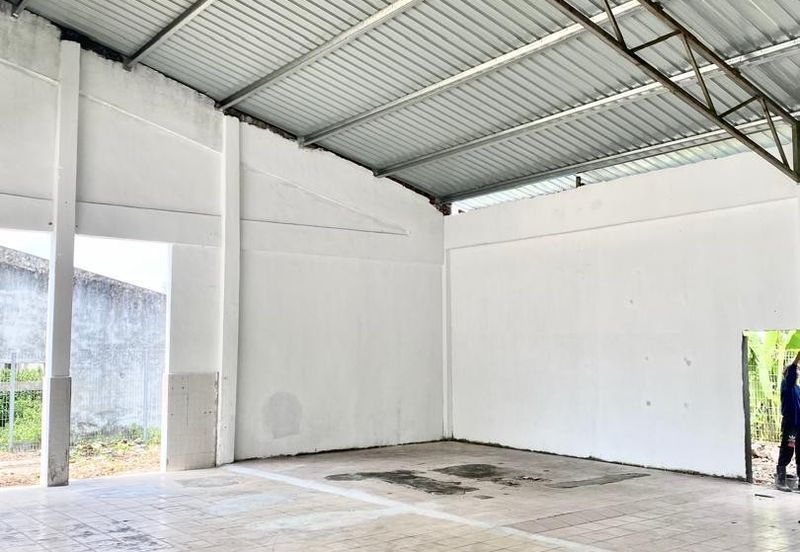 1.5 Storey Semi D Factory in Taman Perindustrian Wawasan, Kluang For Rent