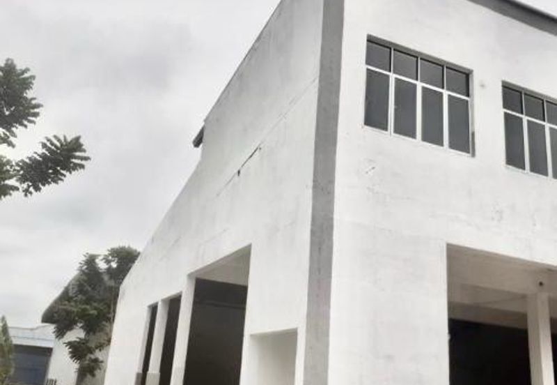 1.5 Storey Semi D Factory in Taman Perindustrian Wawasan, Kluang For Sale