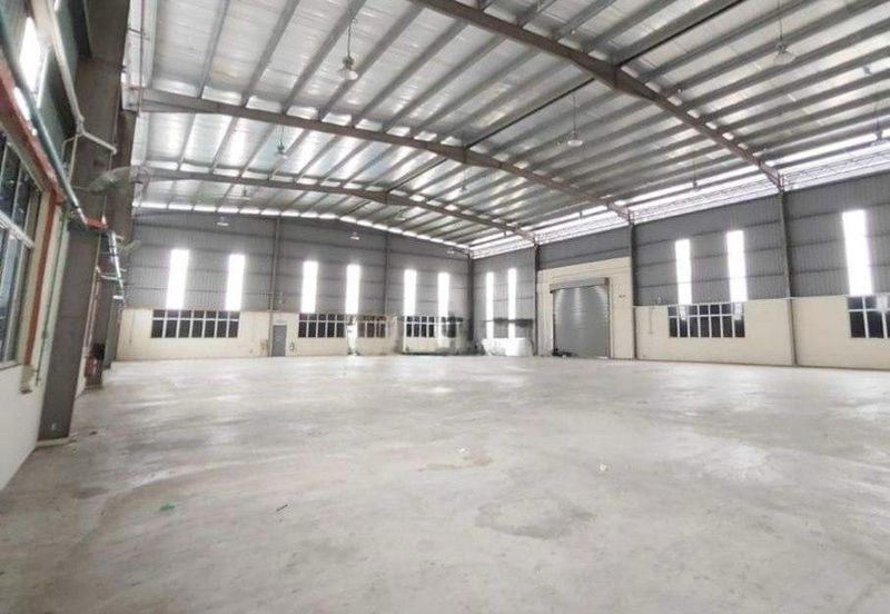 Medium Industrial Factory in Kulai For Sale
