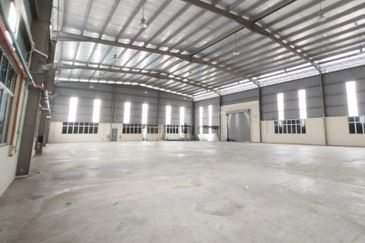 Medium Industrial Factory in Kulai For Sale