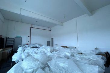 Gelang Patah 1.5 Storey Semi Detached Factory for Sale