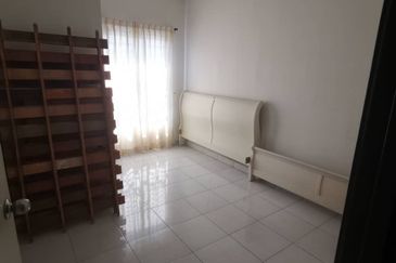 Jalan Setia Tropika 3/12