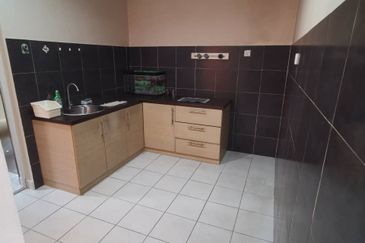 Jalan Setia Tropika 3/12