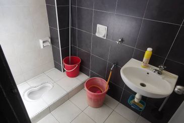 Jalan Setia Tropika 3/12