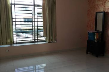 Jalan Setia Tropika 3/12