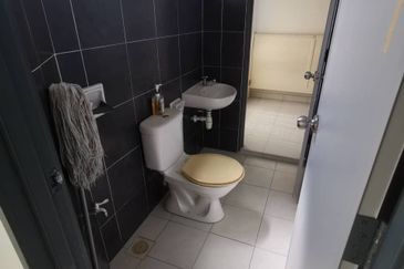 Jalan Setia Tropika 3/12