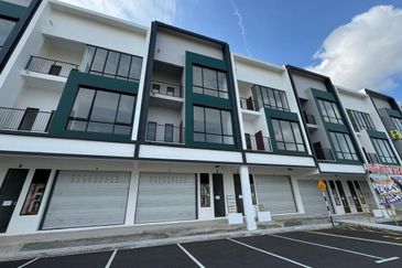 Crest @ Austin Emerald 1