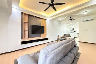 Taman Tanjung Puteri Resort