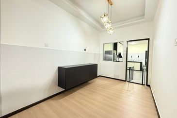 Taman Tanjung Puteri Resort