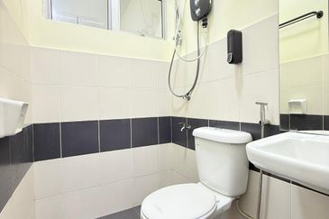 Taman Tanjung Puteri Resort