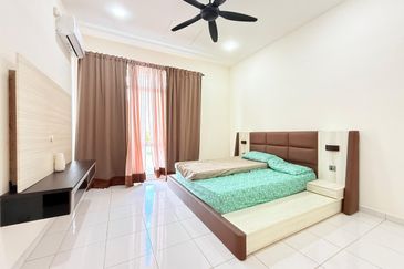 Taman Tanjung Puteri Resort