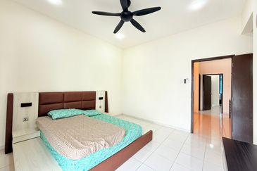 Taman Tanjung Puteri Resort