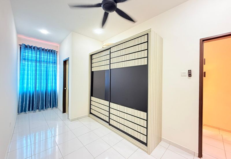 Taman Tanjung Puteri Resort