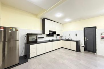 Taman Tanjung Puteri Resort