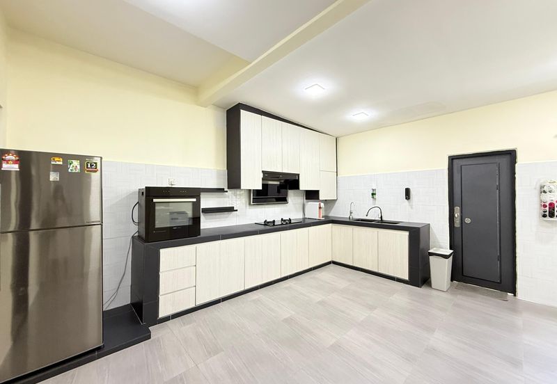 Taman Tanjung Puteri Resort