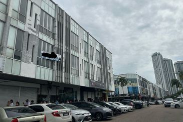 Oasis 2 @ Tropicana Danga Cove