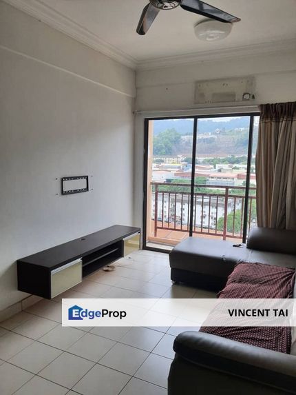 Glenview Villa well maintain unit, corner unit facing hill view, Selangor, Ampang