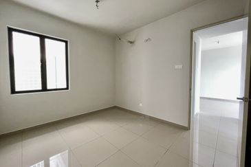 Resilion Residencee Condomonium, Brand new unit, very good condition