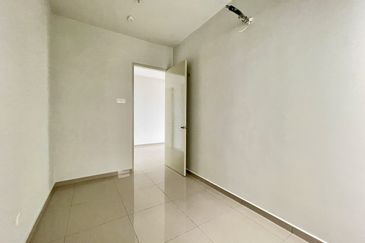 Resilion Residencee Condomonium, Brand new unit, very good condition