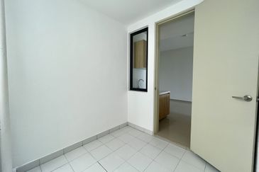 Resilion Residencee Condomonium, Brand new unit, very good condition