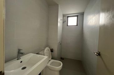 Brand new corner unit, very good condition