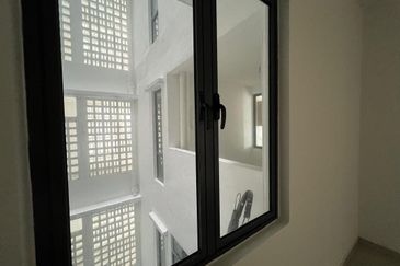 Brand new corner unit, very good condition