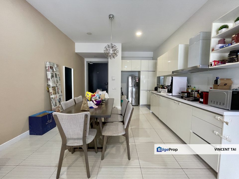 Reflection Residence Fully furnished 3 rooms unit for sale, medium floor, Selangor, Mutiara Damansara