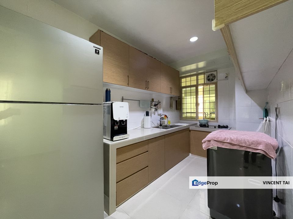 Very well maintained, renovated unit at Prisma Cheras Condo, Kuala Lumpur, Cheras