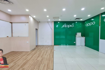 For RENT | 1Borneo HyperMall | Retail Lot | Shop frontage