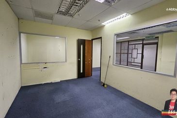 Menara MAA | Partition Office | Centralised Air-Cond 