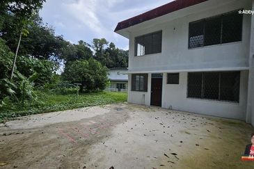 Taman Orkid | Semi-D | Old House | Big Land | KK High School